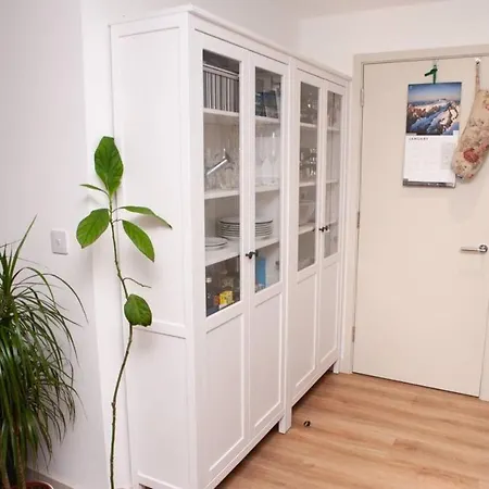 1 Bedroom Flat In The Heart Of Apartment *