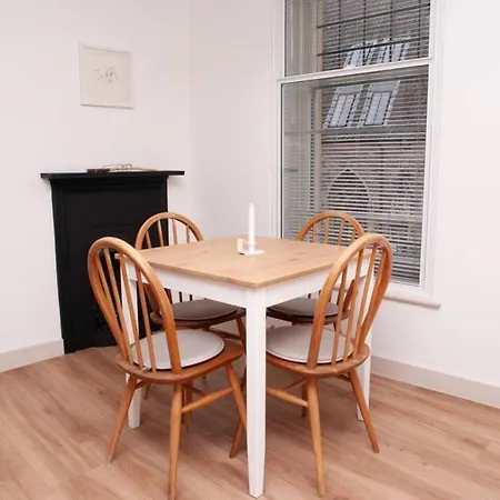 1 Bedroom Flat In The Heart Of Apartment Bristol